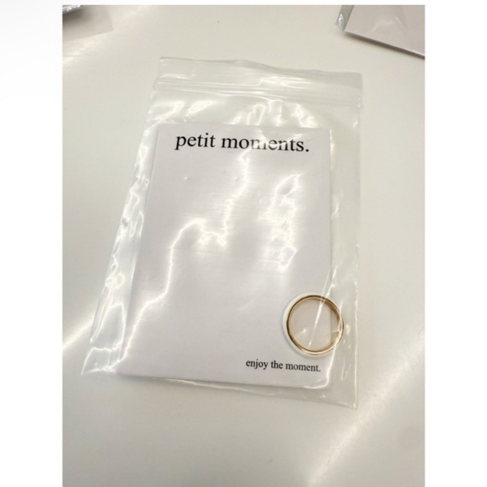 NWT Petit Moments Dainty White Ring Gold Accents, Size 6 - Picture 2 of 4